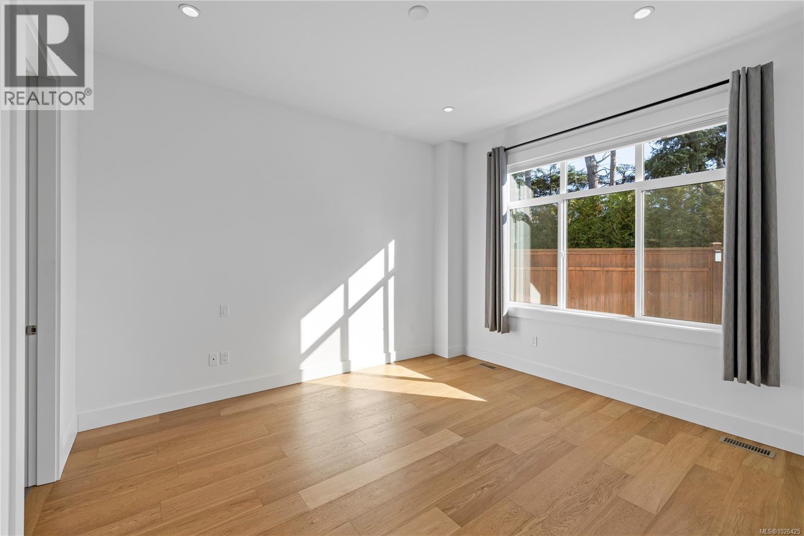 7 846 Ackerman Rd, Parksville