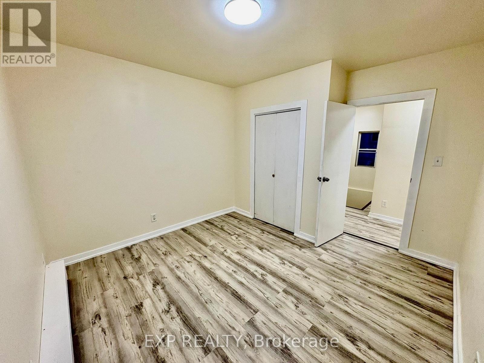 339 QUEEN STREET - 11