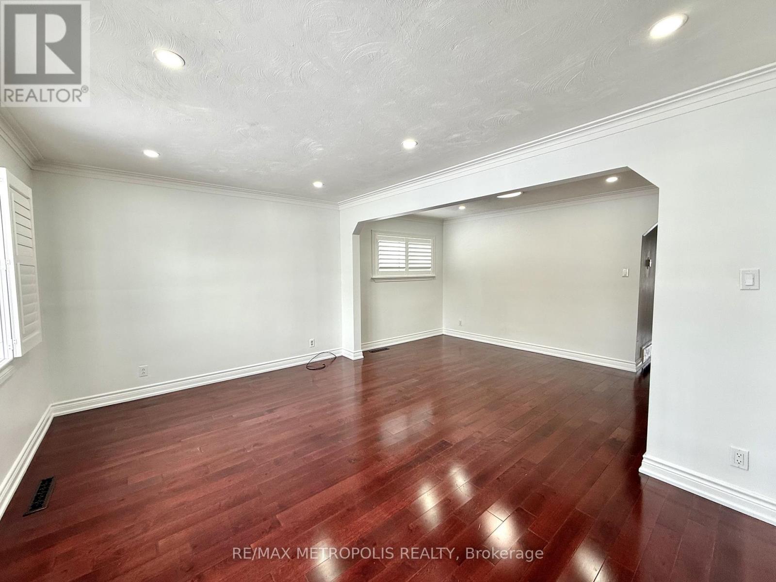 MAIN - 45 KINGSDOWN DRIVE - Photo 2 of 12, Toronto (Ionview), Ontario