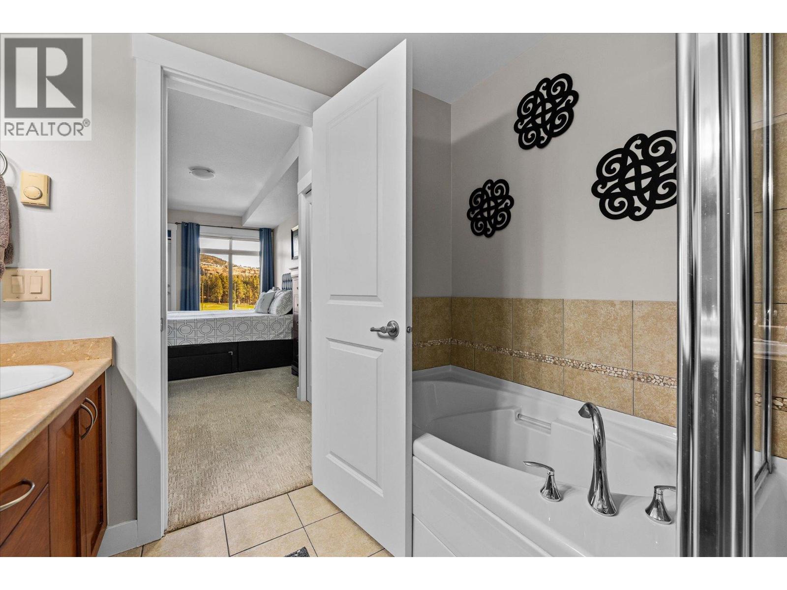 302 3545 Carrington Road, West Kelowna