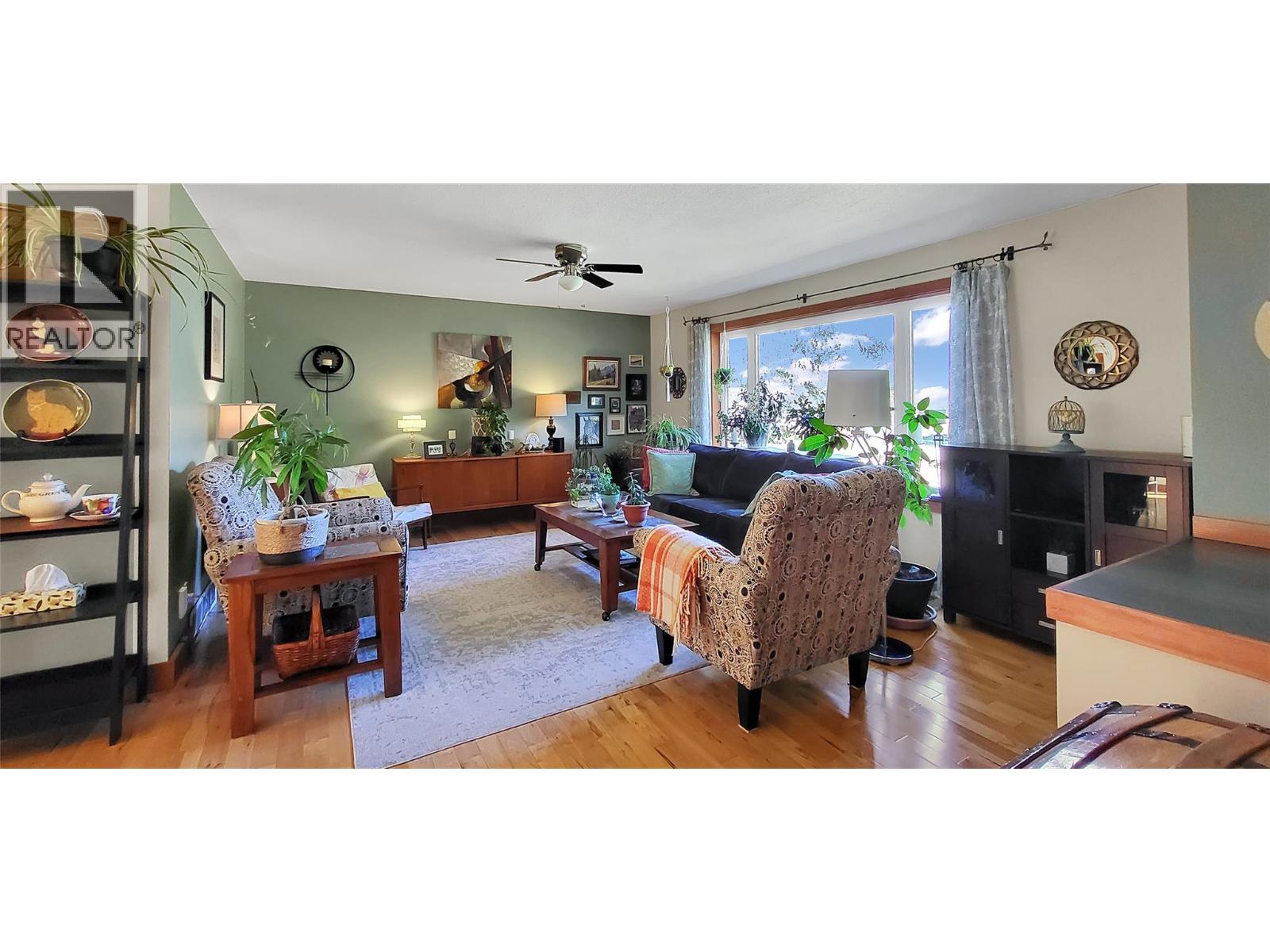 303 DELANY Avenue, Slocan