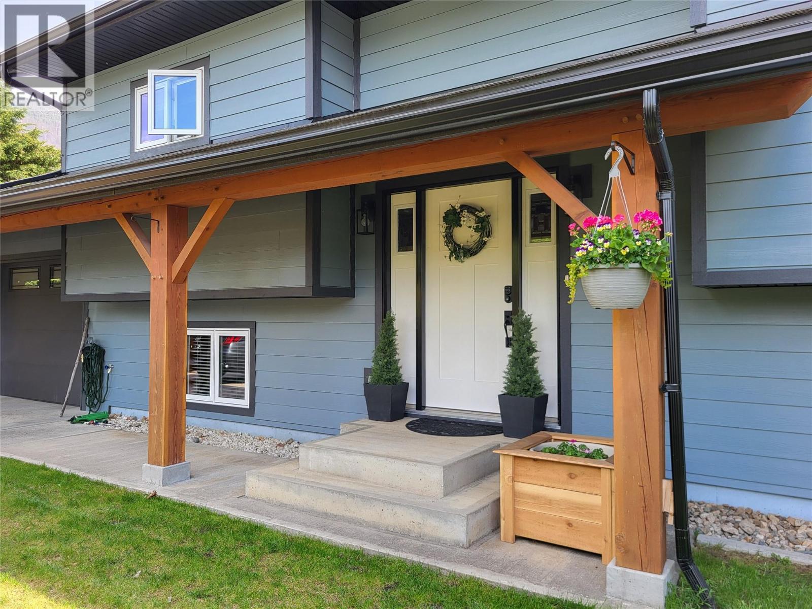 303 DELANY Avenue, Slocan