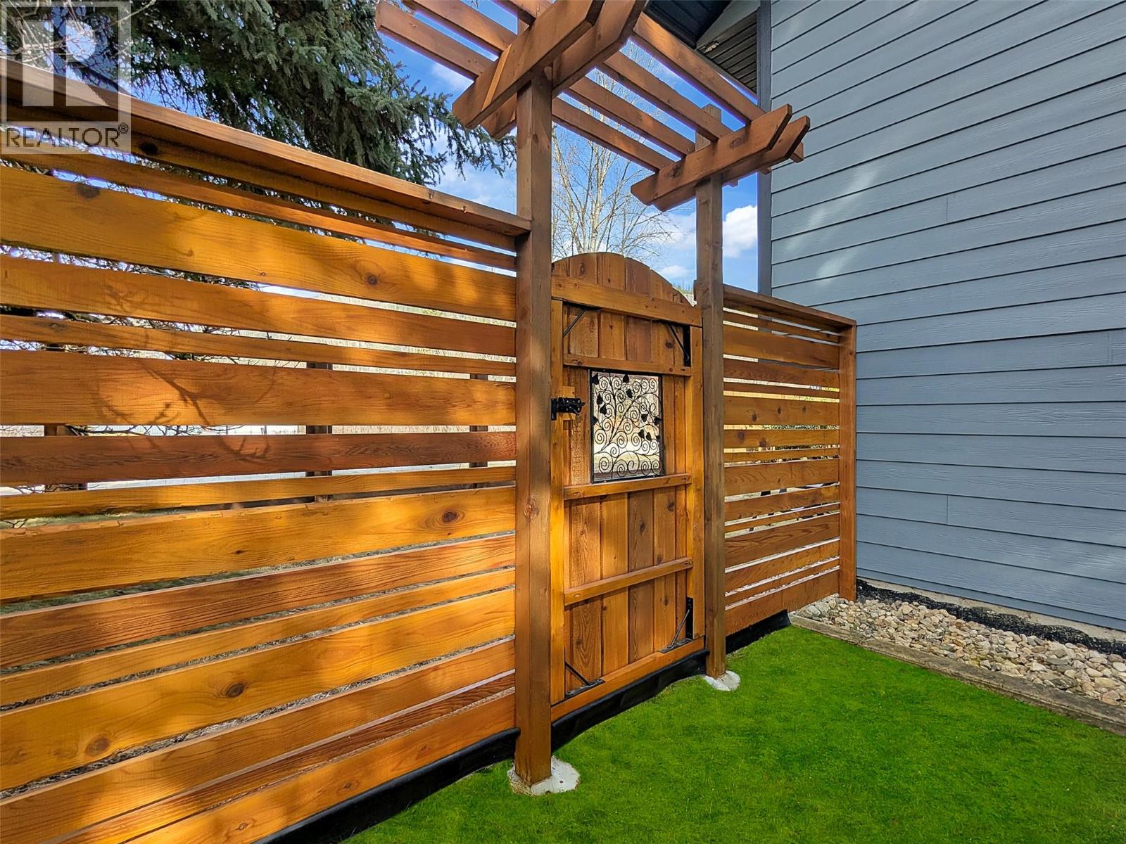 303 DELANY Avenue, Slocan