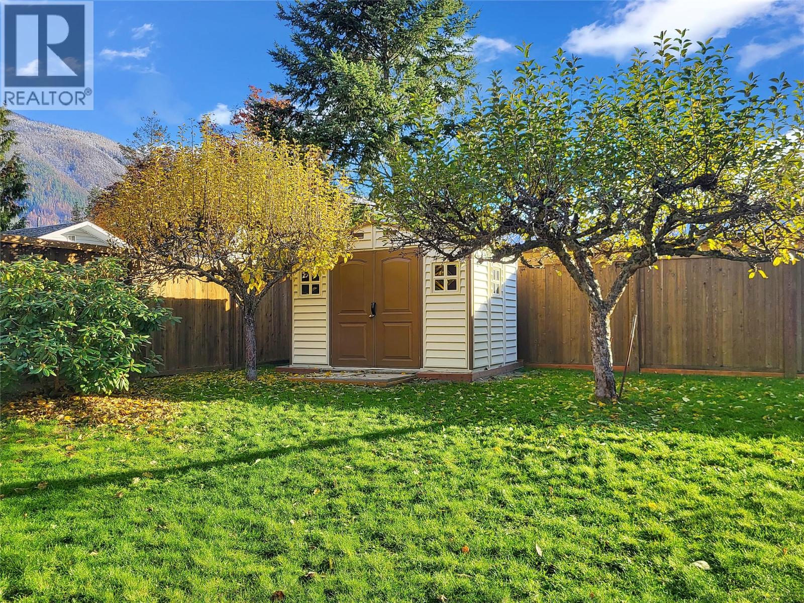 303 DELANY Avenue, Slocan