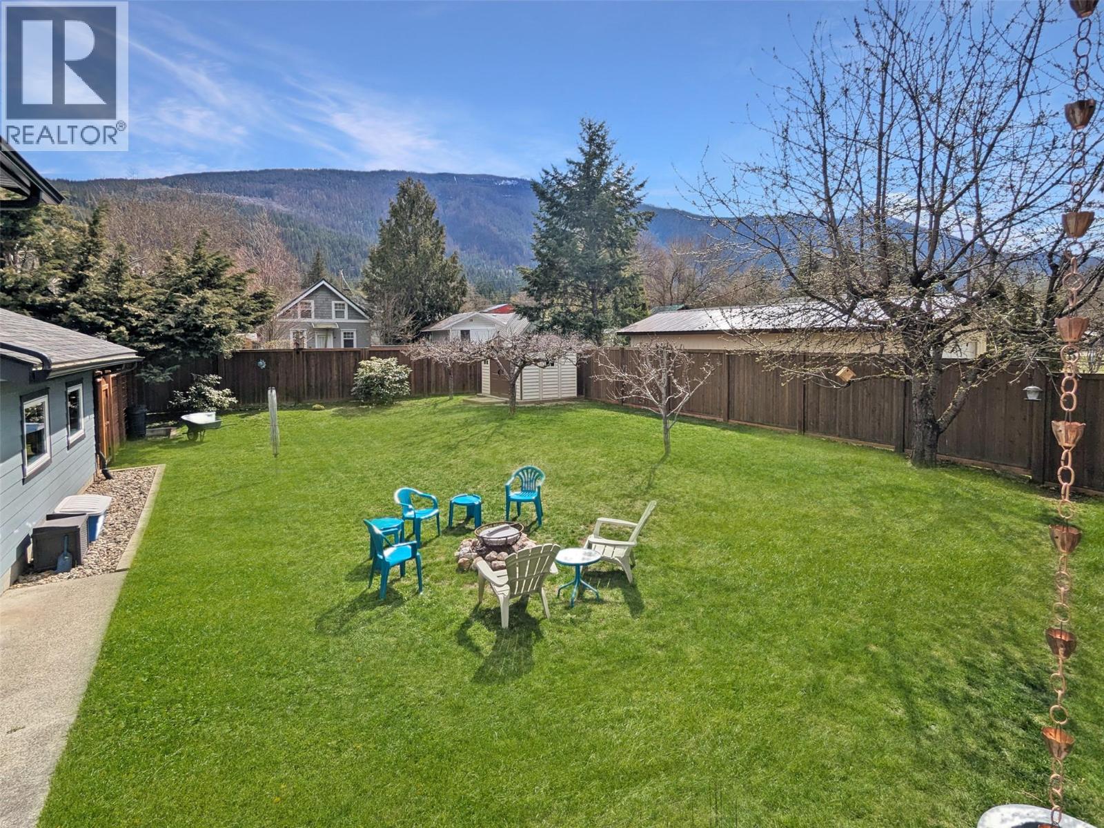 303 DELANY Avenue, Slocan