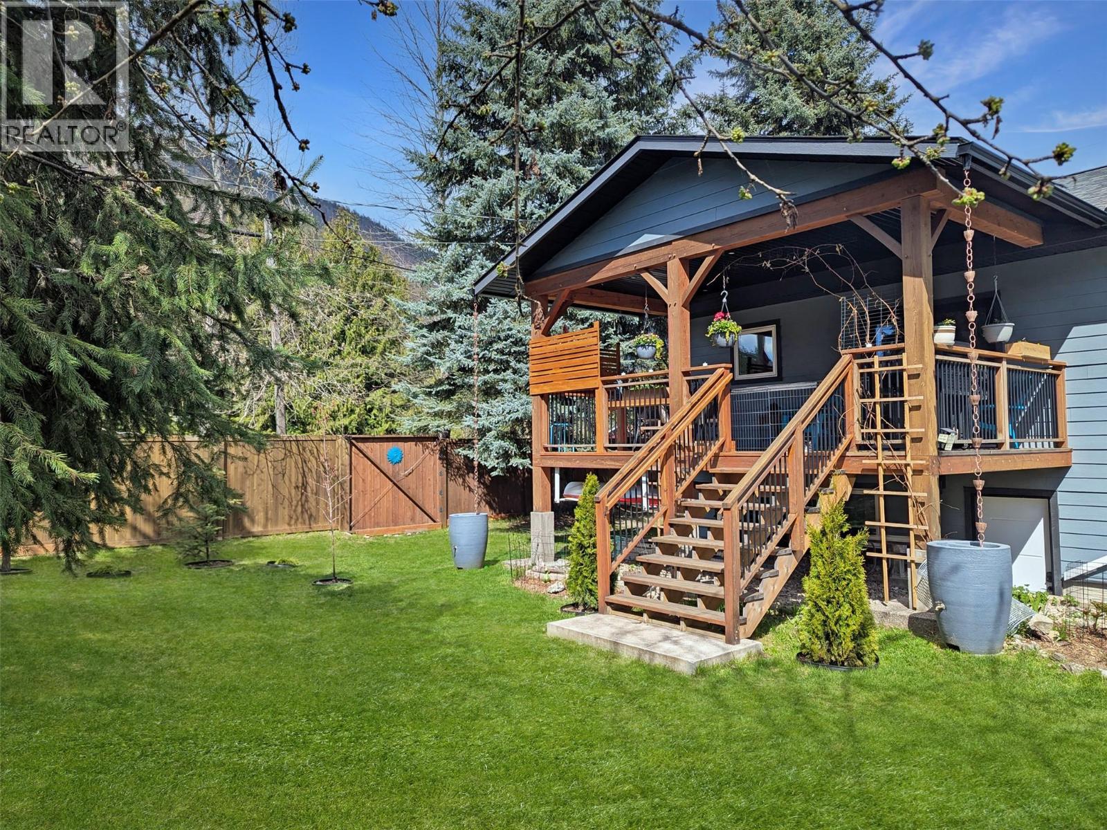 303 DELANY Avenue, Slocan