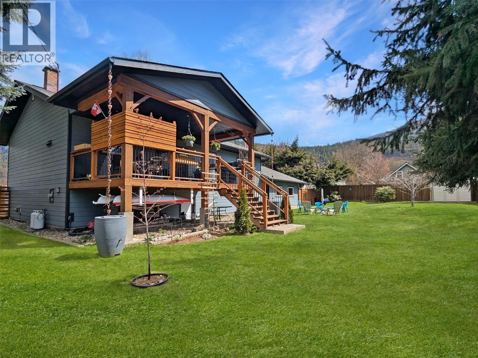 303 DELANY Avenue, Slocan