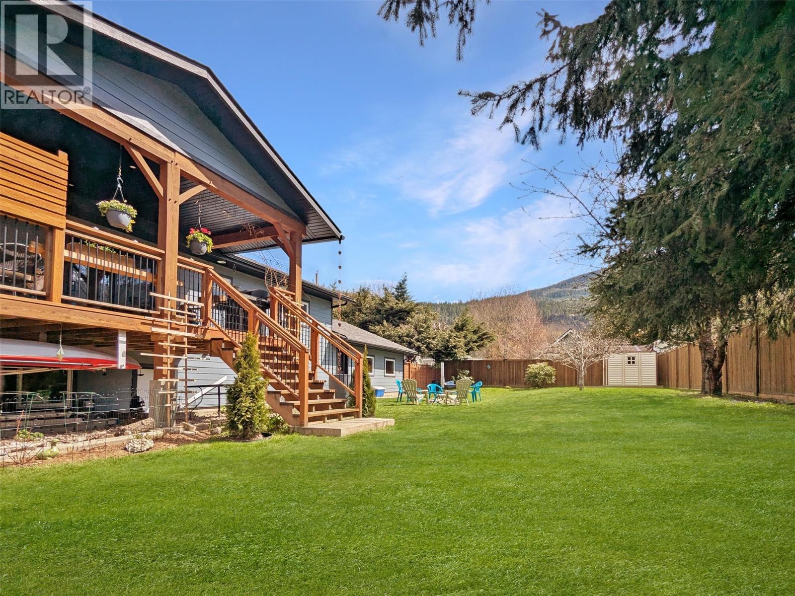 303 DELANY Avenue, Slocan
