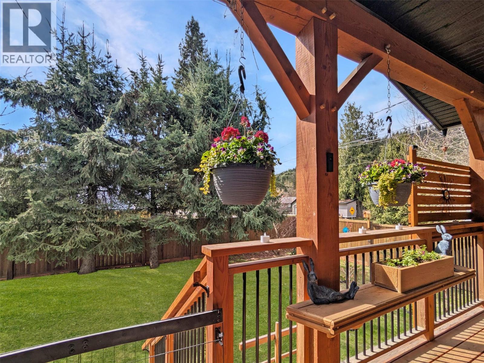 303 DELANY Avenue, Slocan