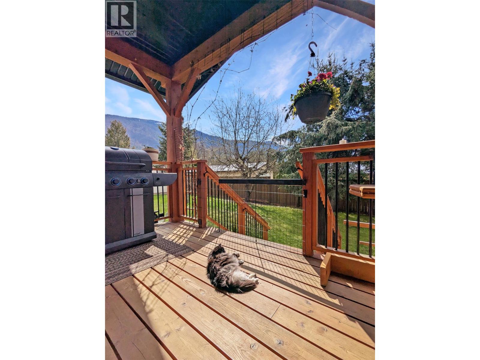 303 DELANY Avenue, Slocan