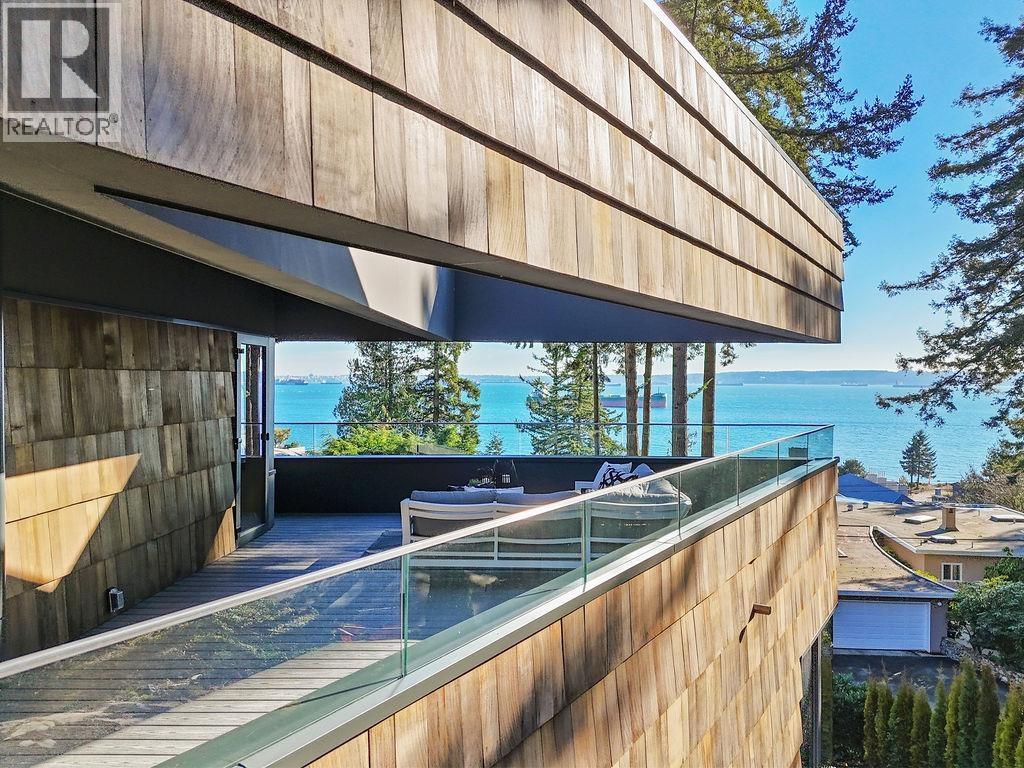 4166 ROSE CRESCENT, West Vancouver