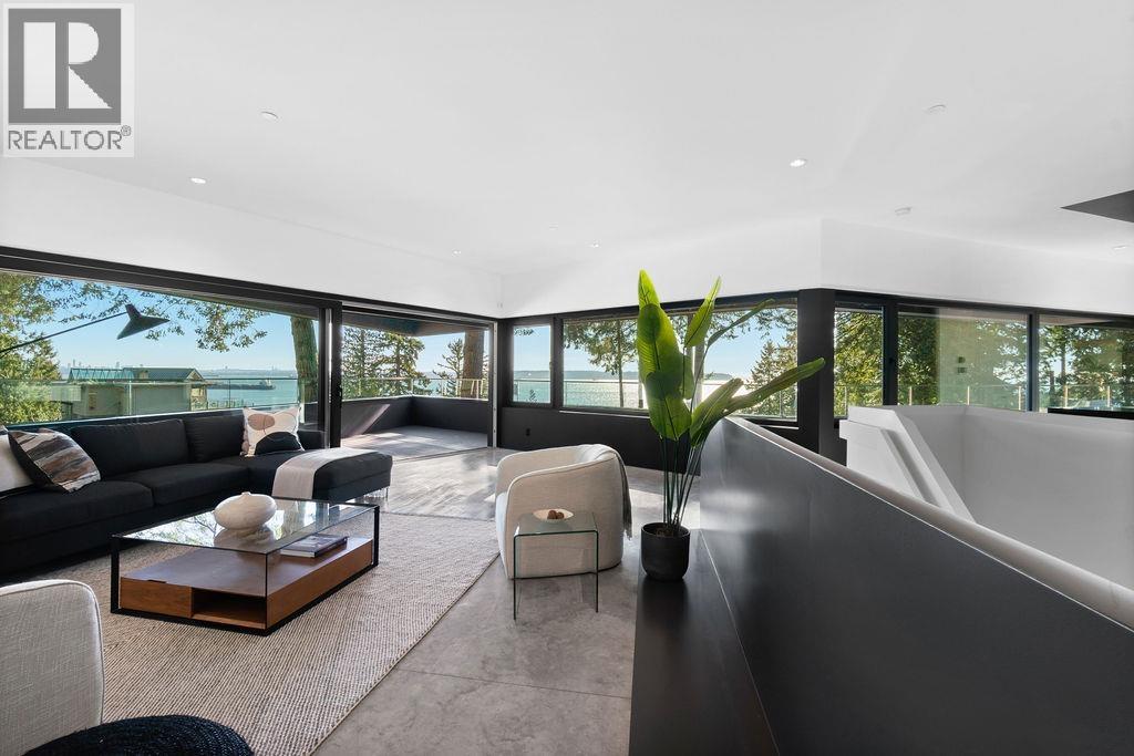 4166 ROSE CRESCENT, West Vancouver