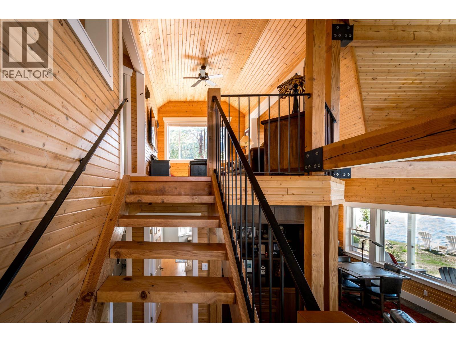 DL6129 NELSON ISLAND, Pender Harbour