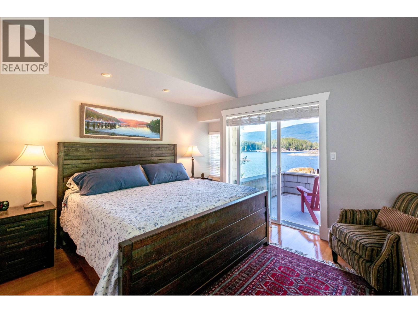 DL6129 NELSON ISLAND, Pender Harbour