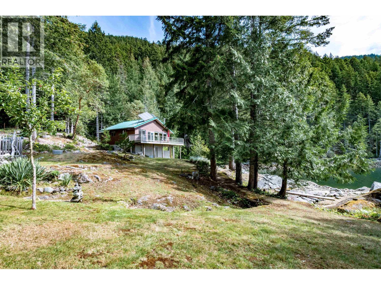 DL6129 NELSON ISLAND, Pender Harbour