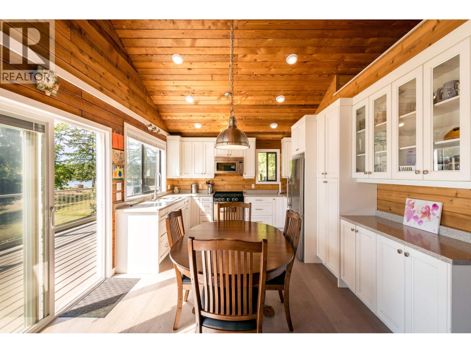 DL6129 NELSON ISLAND, Pender Harbour