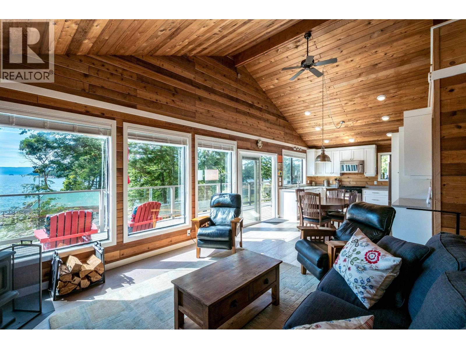 DL6129 NELSON ISLAND, Pender Harbour