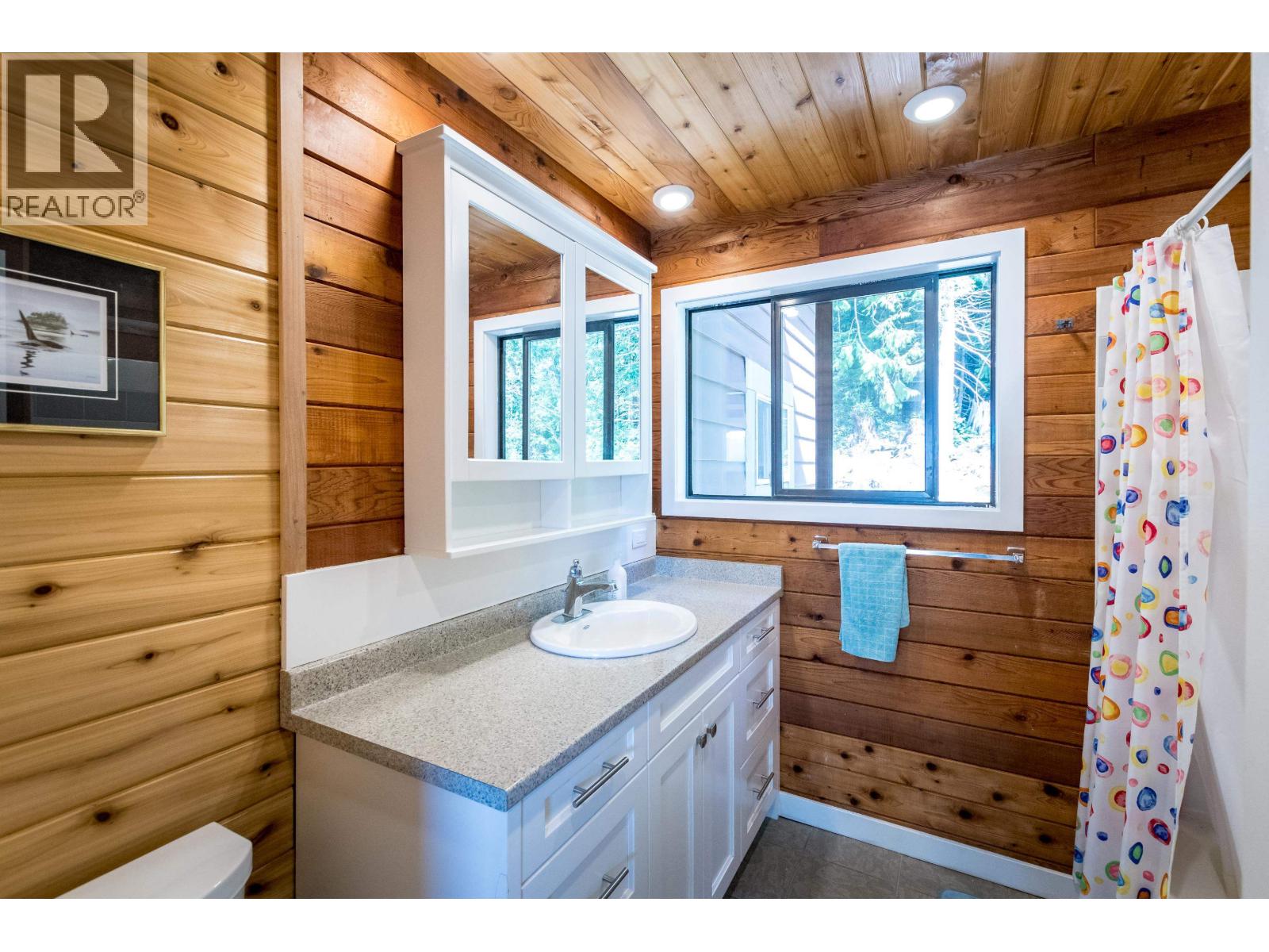 DL6129 NELSON ISLAND, Pender Harbour