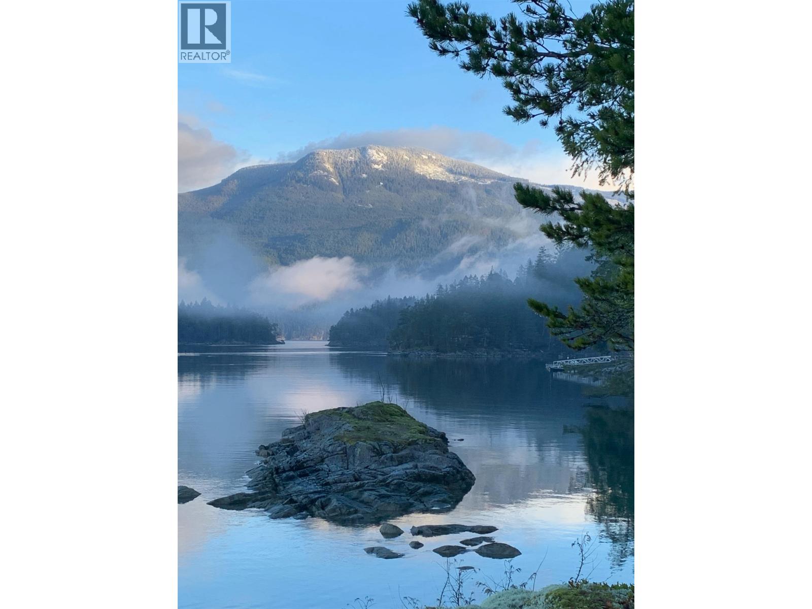 DL6129 NELSON ISLAND, Pender Harbour