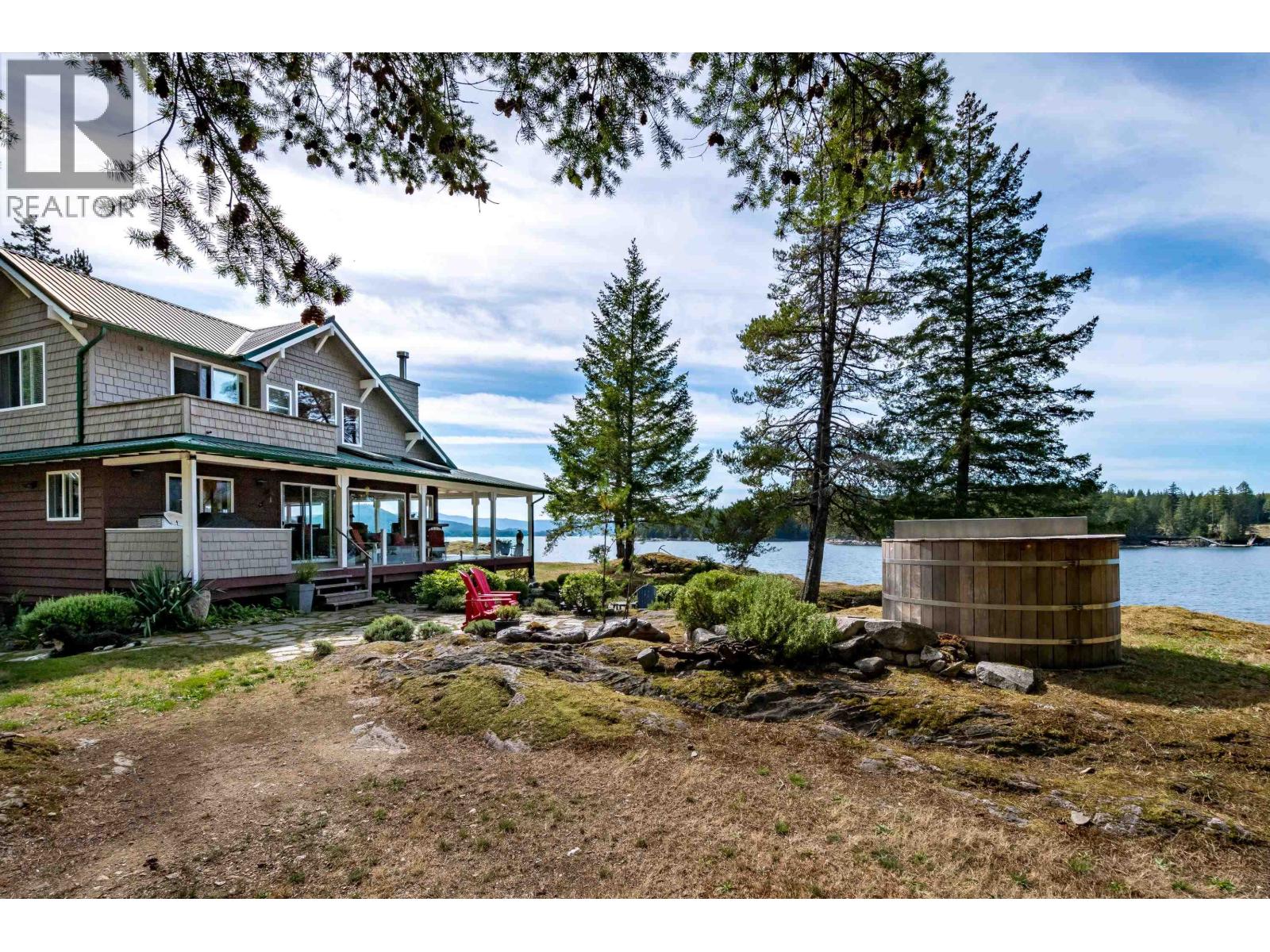 DL6129 NELSON ISLAND, Pender Harbour