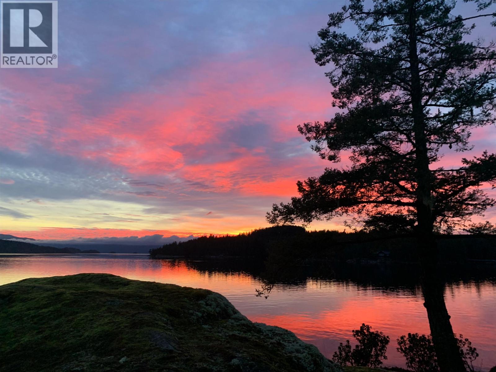 DL6129 NELSON ISLAND, Pender Harbour