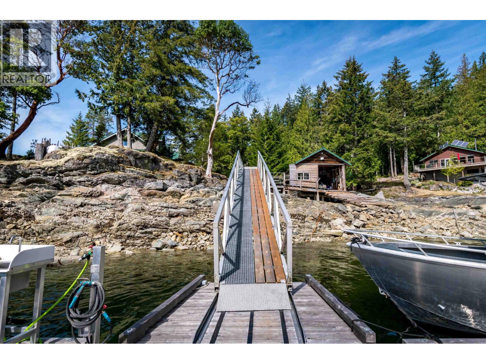 DL6129 NELSON ISLAND, Pender Harbour