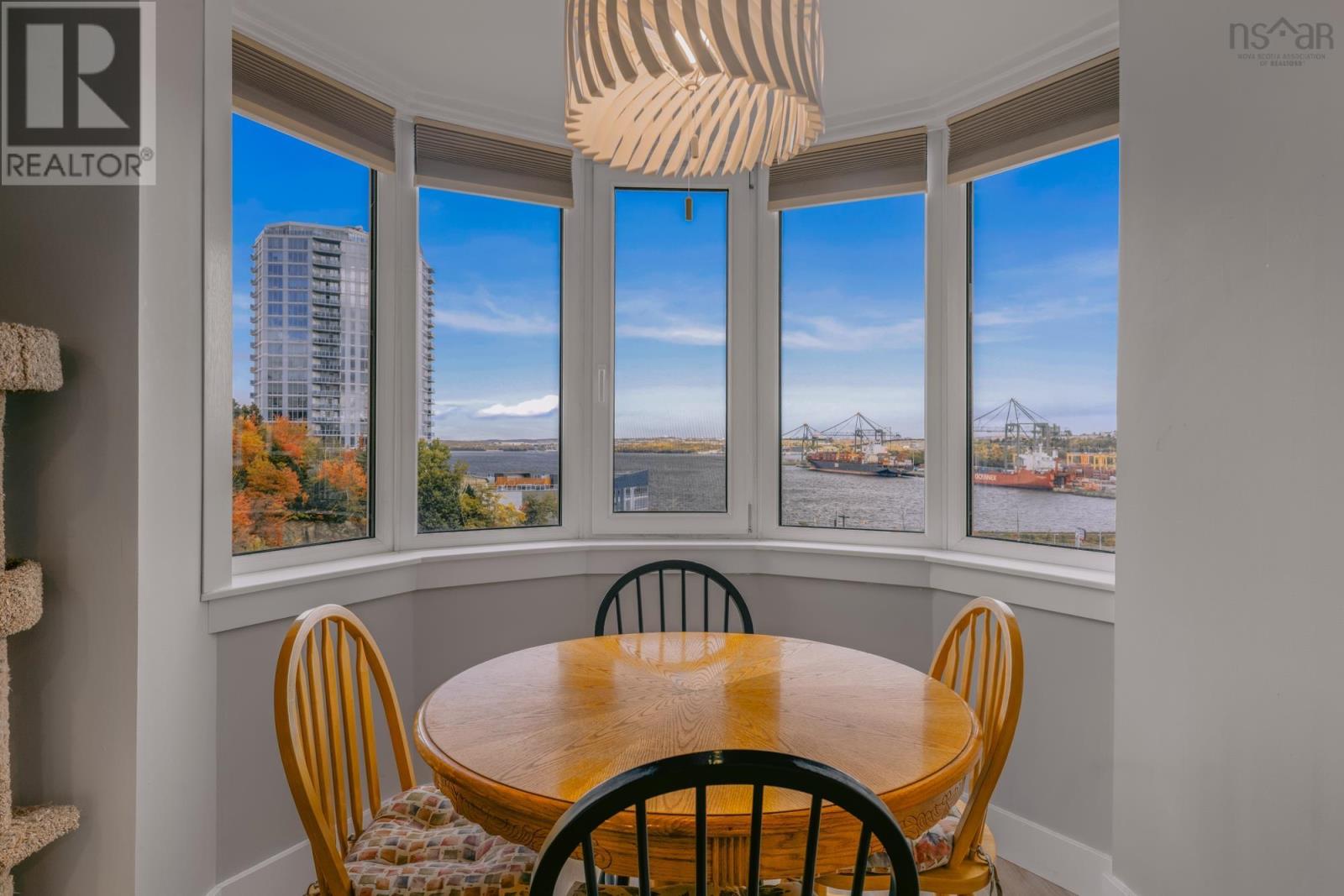 Property 10 of 41 of 216 45 Vimy Avenue