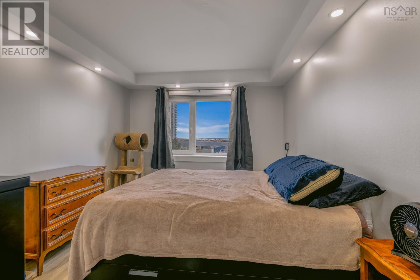 Property 30 of 41 of 216 45 Vimy Avenue