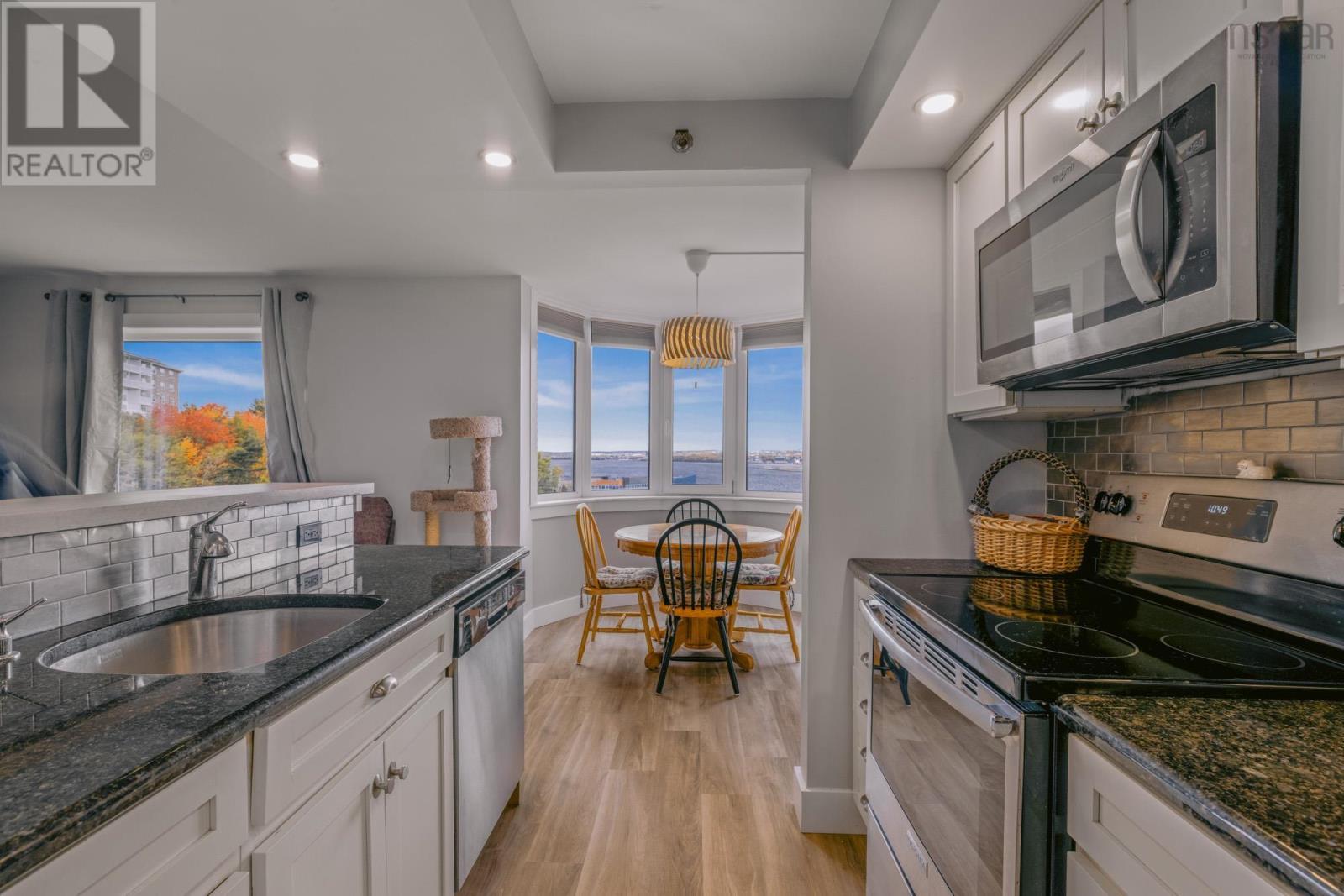 Property 6 of 41 of 216 45 Vimy Avenue