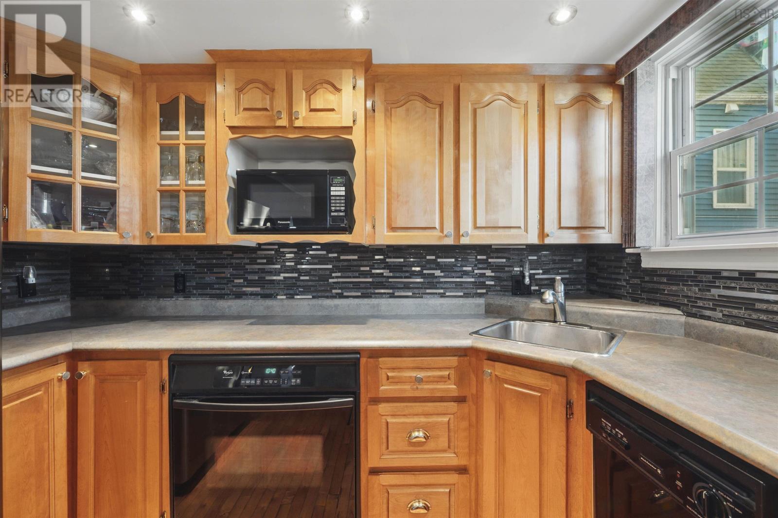 Property 20 of 40 of 5526 Charles Street