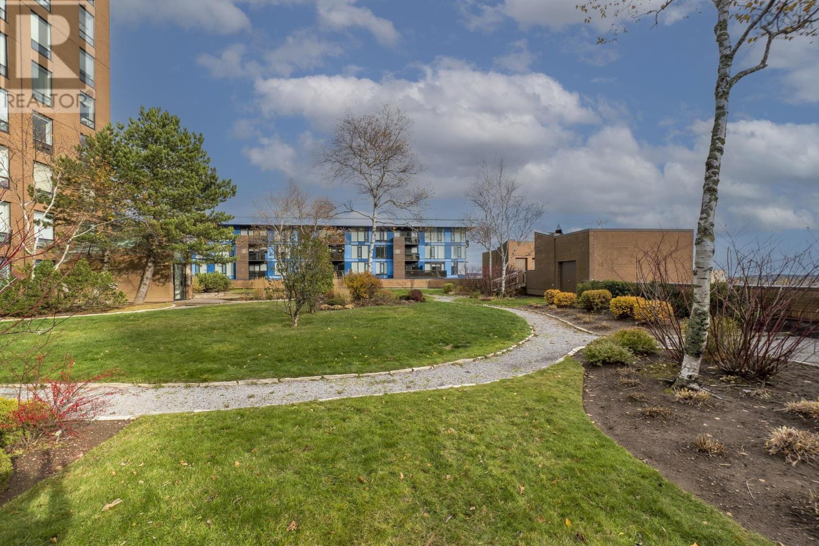 Property 48 of 50 of 702 1465 Brenton Street