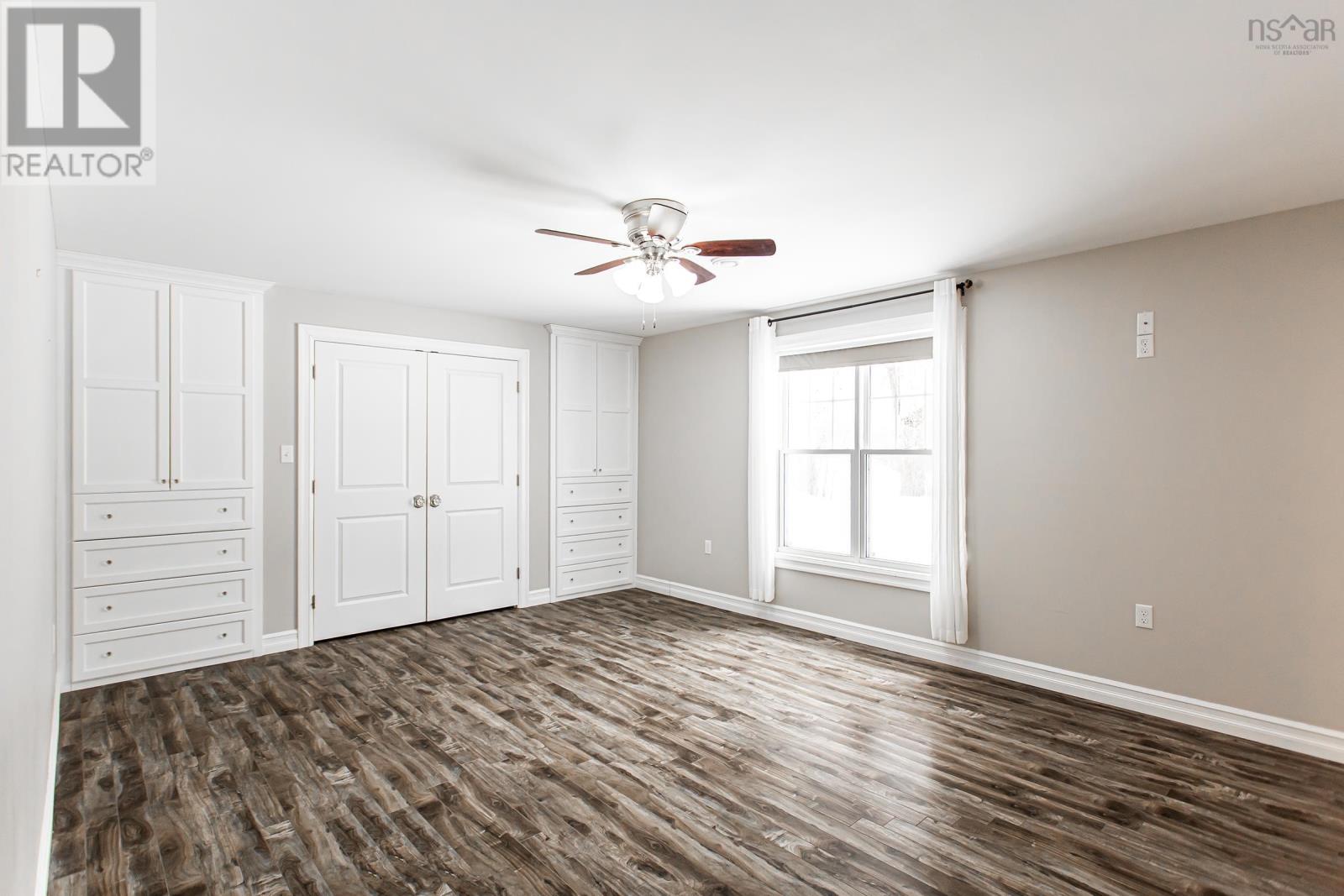 Property 15 of 19 of 25 Gates Avenue