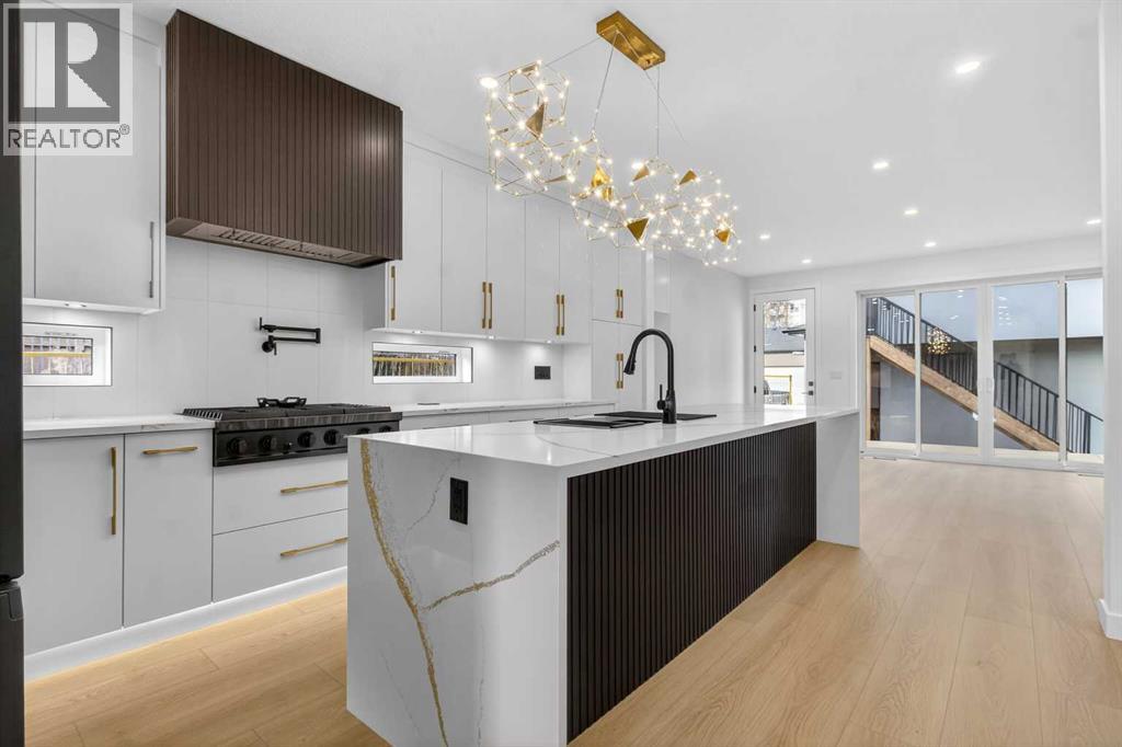 Single Family House for Sale in   Avenue SW Windsor Park Calgary 