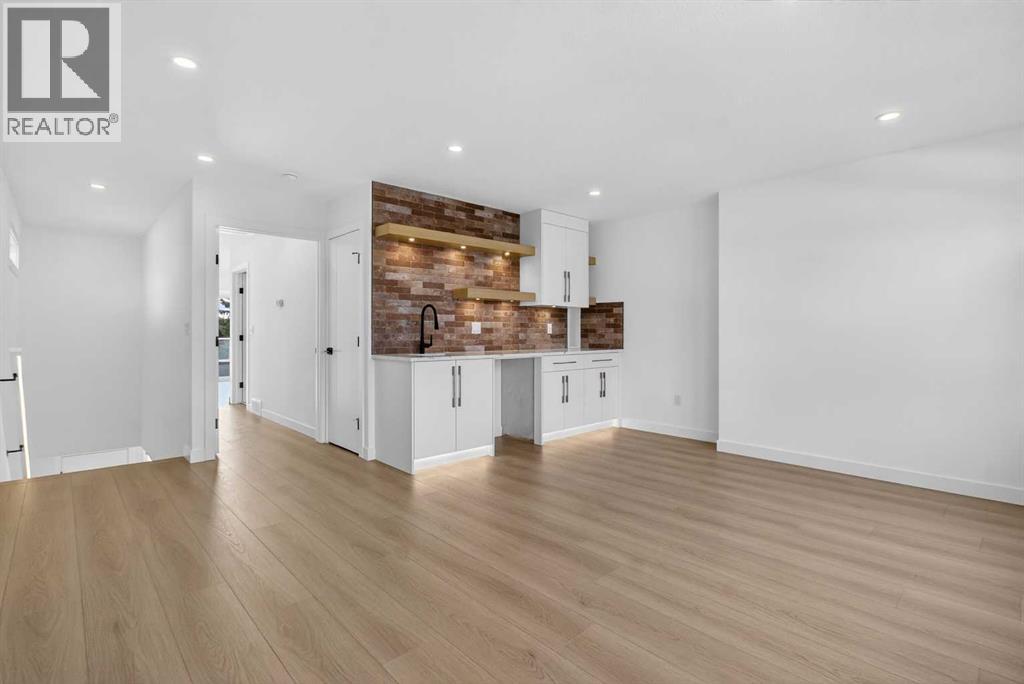 Single Family House for Sale in   Avenue SW Windsor Park Calgary 