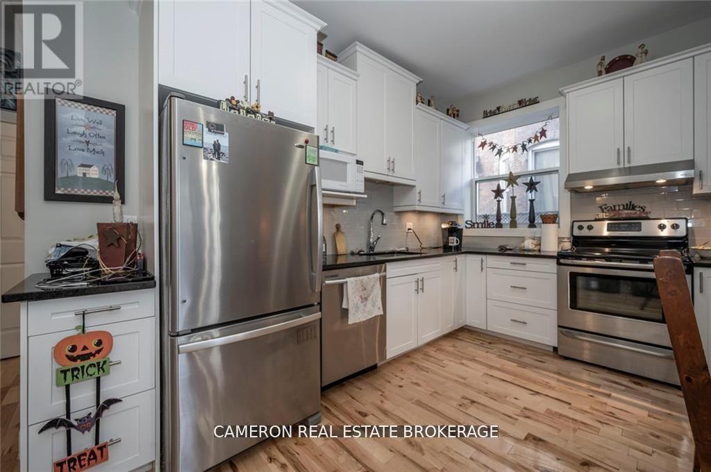 122 Sydney - All appliances included