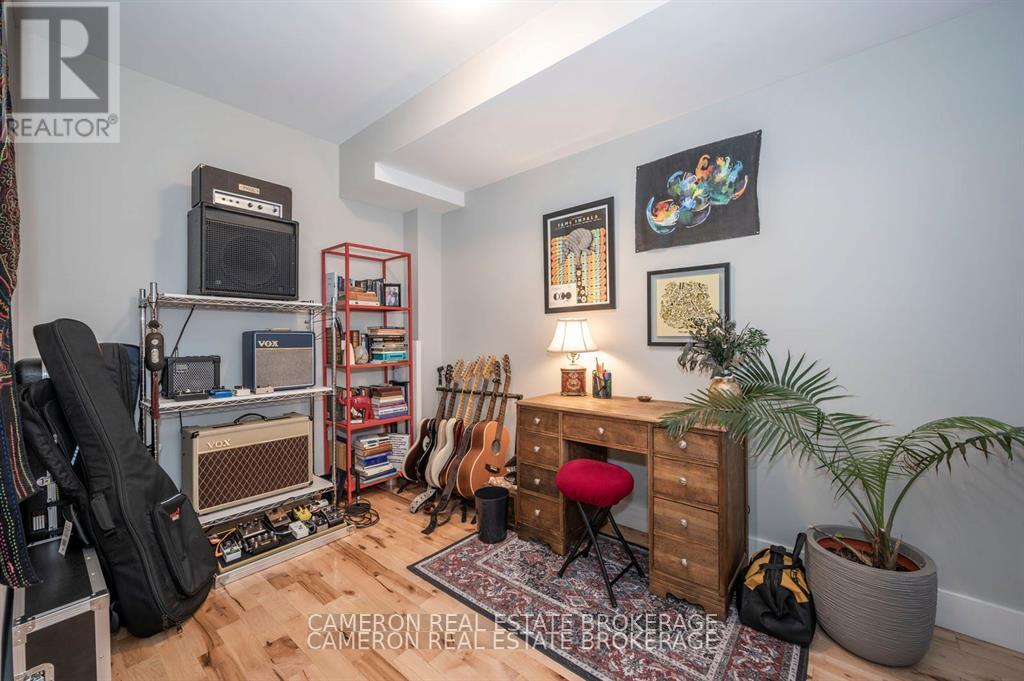 122A Sydney - (prior tenant photo)
