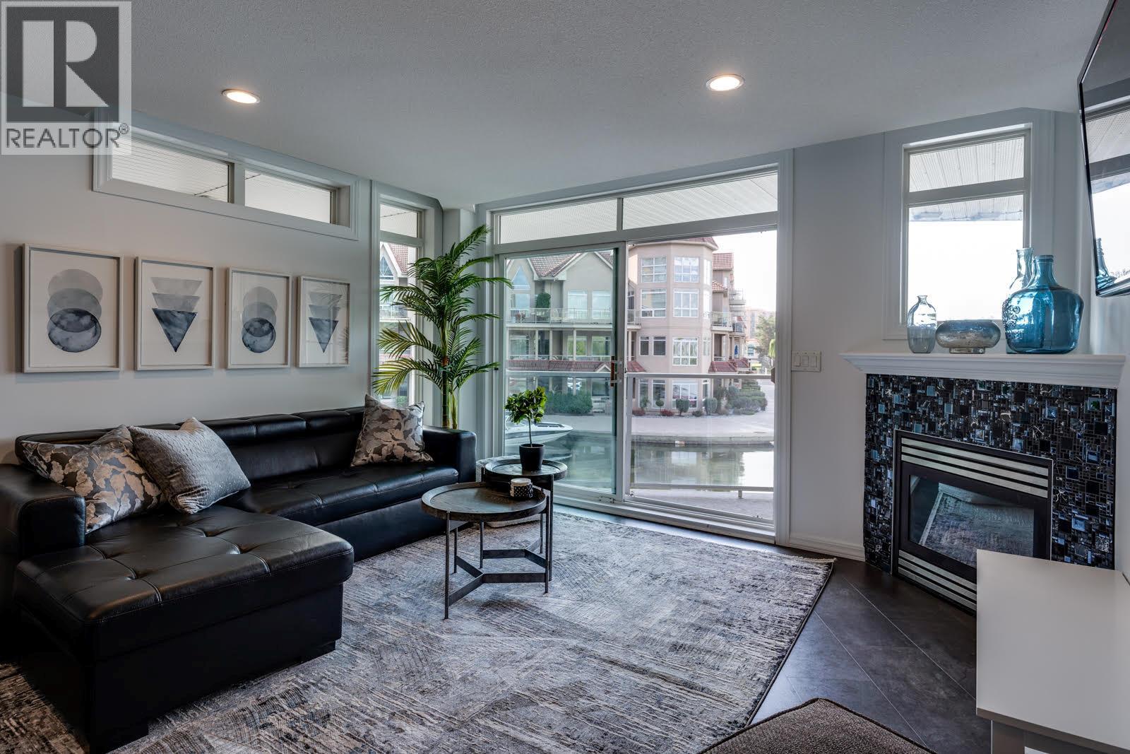 228 1088 Sunset Drive, Kelowna