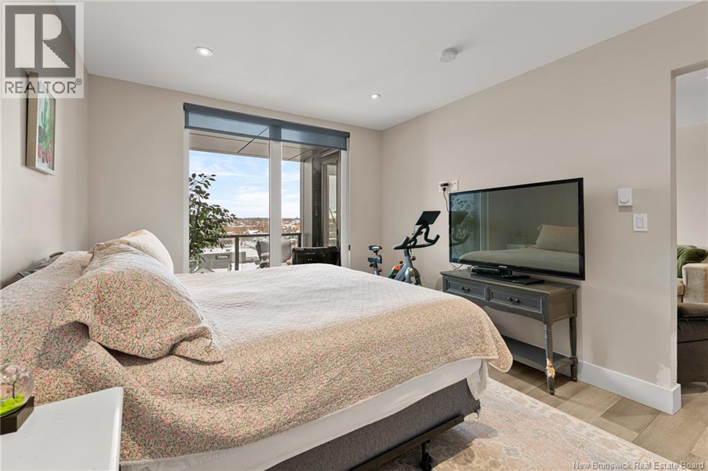 #702 55 Queen Street - 23