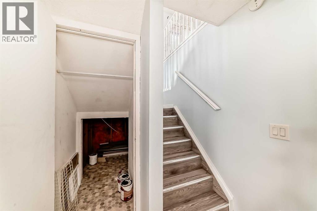 Single Family House Bi-level for Sale in F Pinehill Road NE Pineridge Calgary 