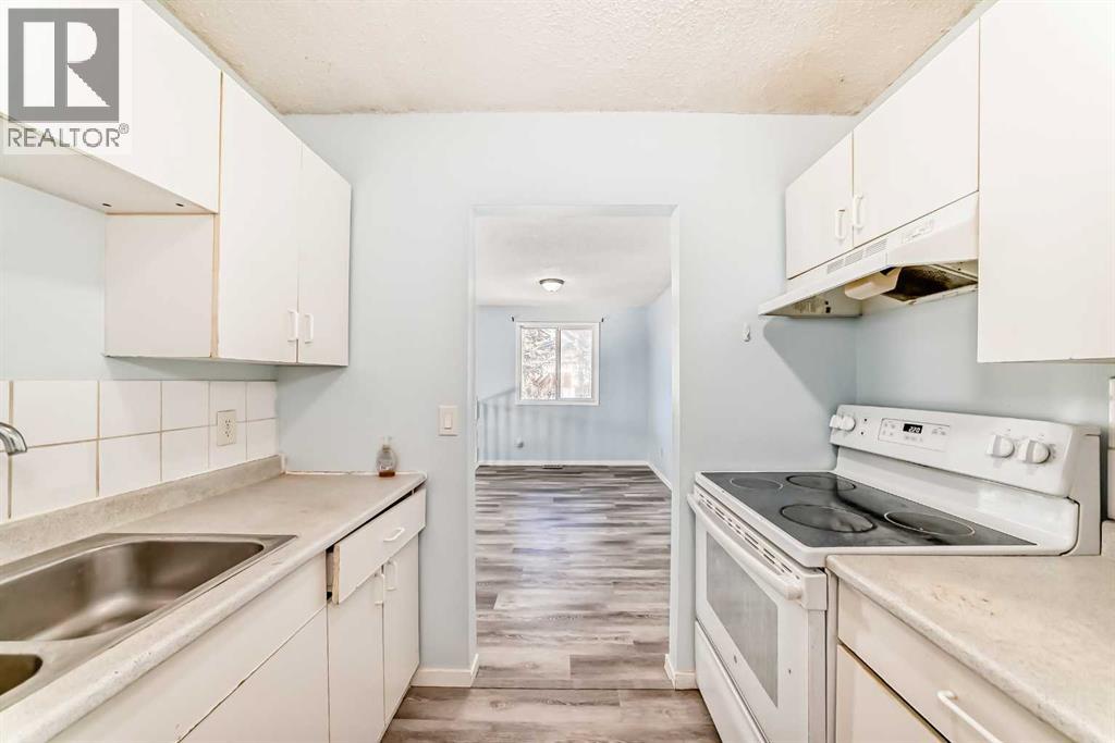 Single Family House Bi-level for Sale in F Pinehill Road NE Pineridge Calgary 