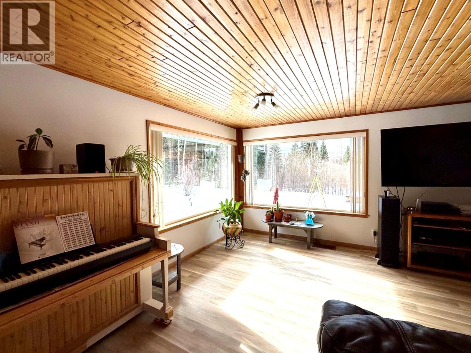 5305 Clearwater Valley Road, Clearwater