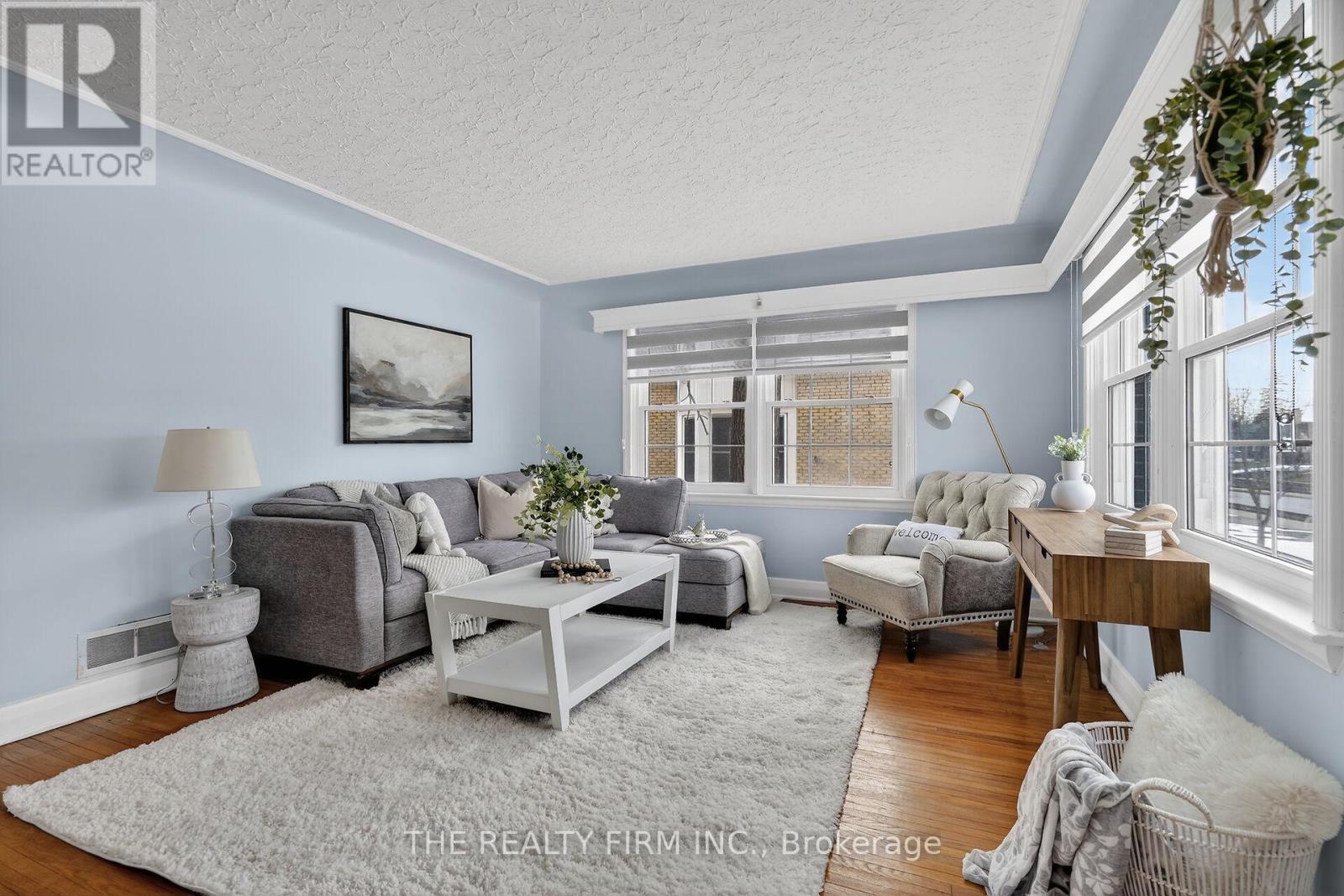 7061 LONGWOODS ROAD - Photo 5 of 38, London South (South MM), Ontario