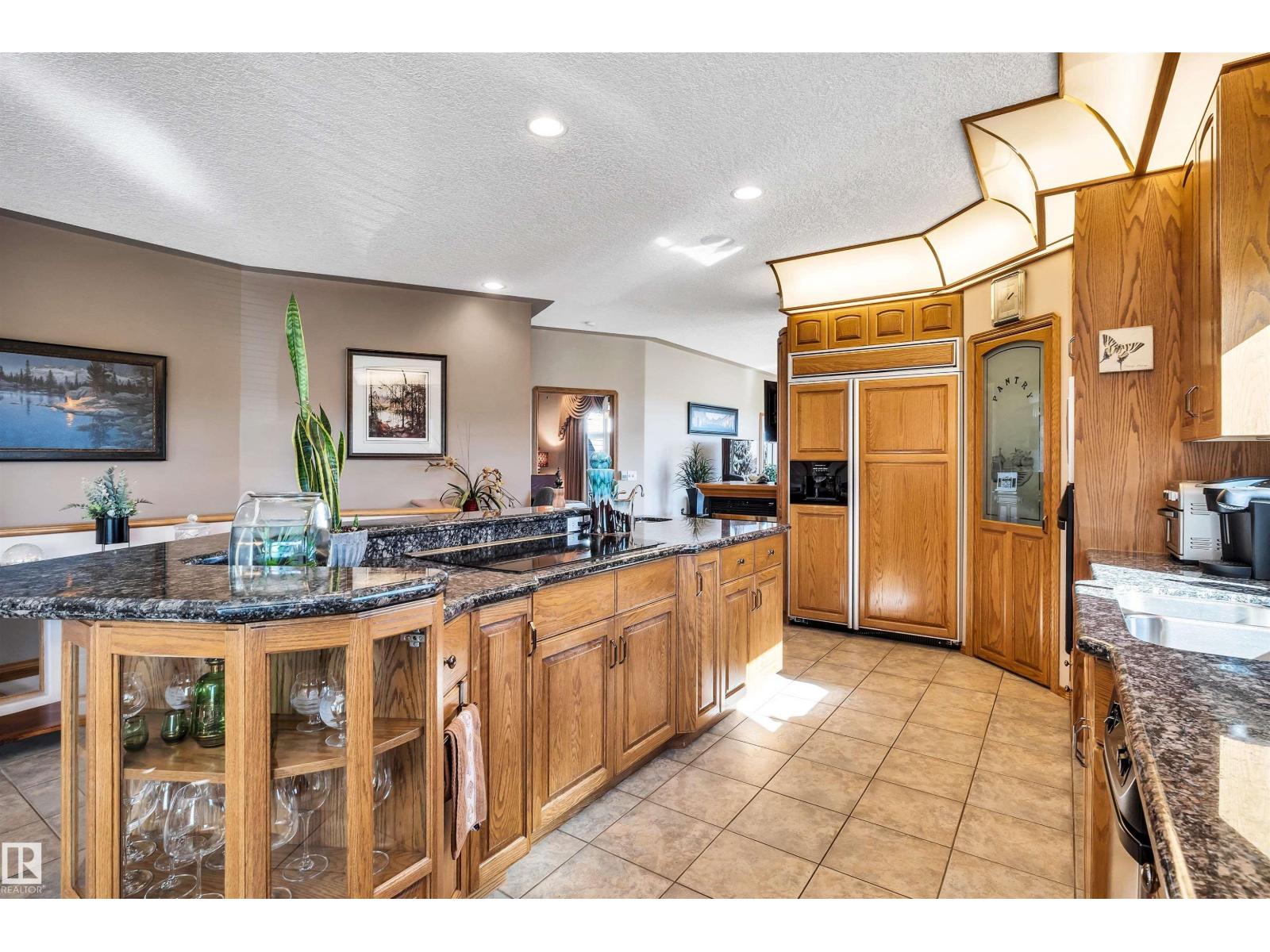#11 65 OAKMONT DR, St. Albert