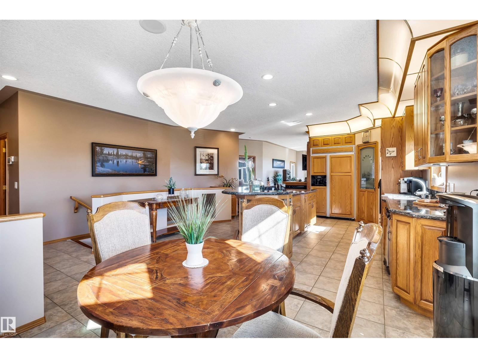 #11 65 OAKMONT DR, St. Albert