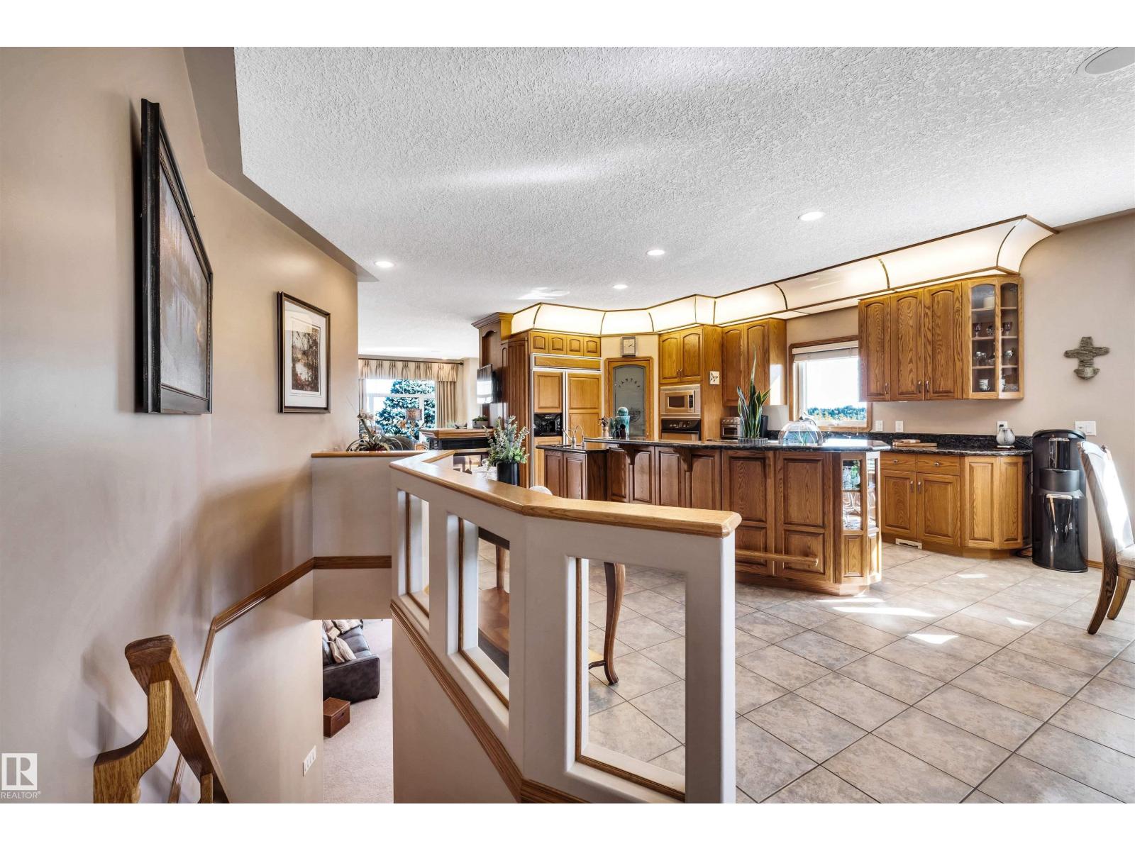 #11 65 OAKMONT DR, St. Albert
