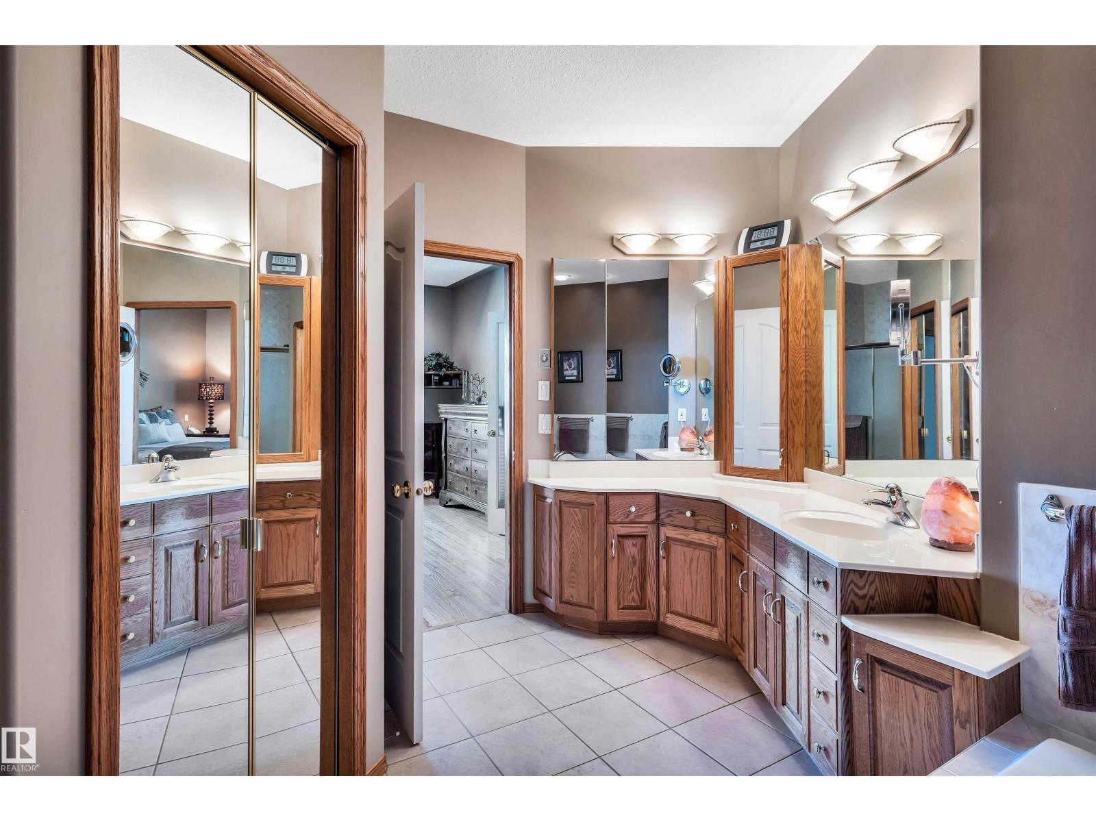 #11 65 OAKMONT DR, St. Albert