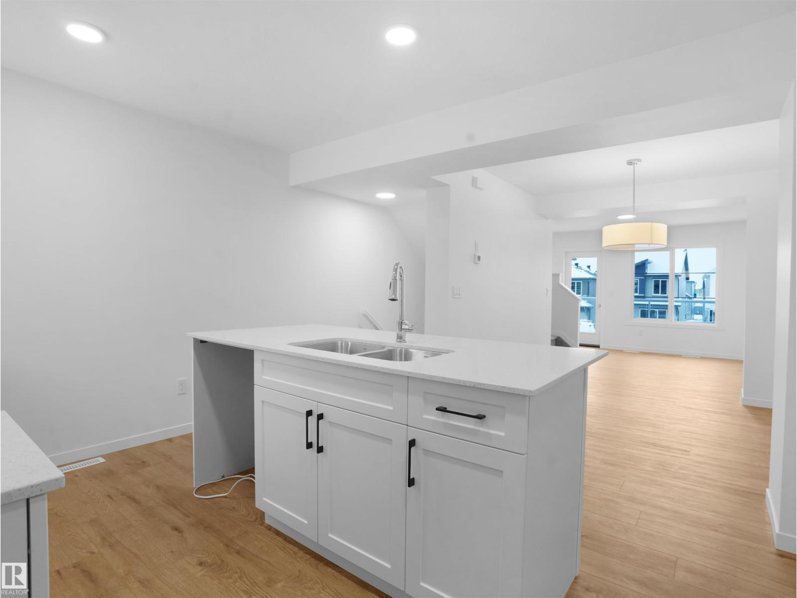 2 1209 Keswick DR SW - 12
