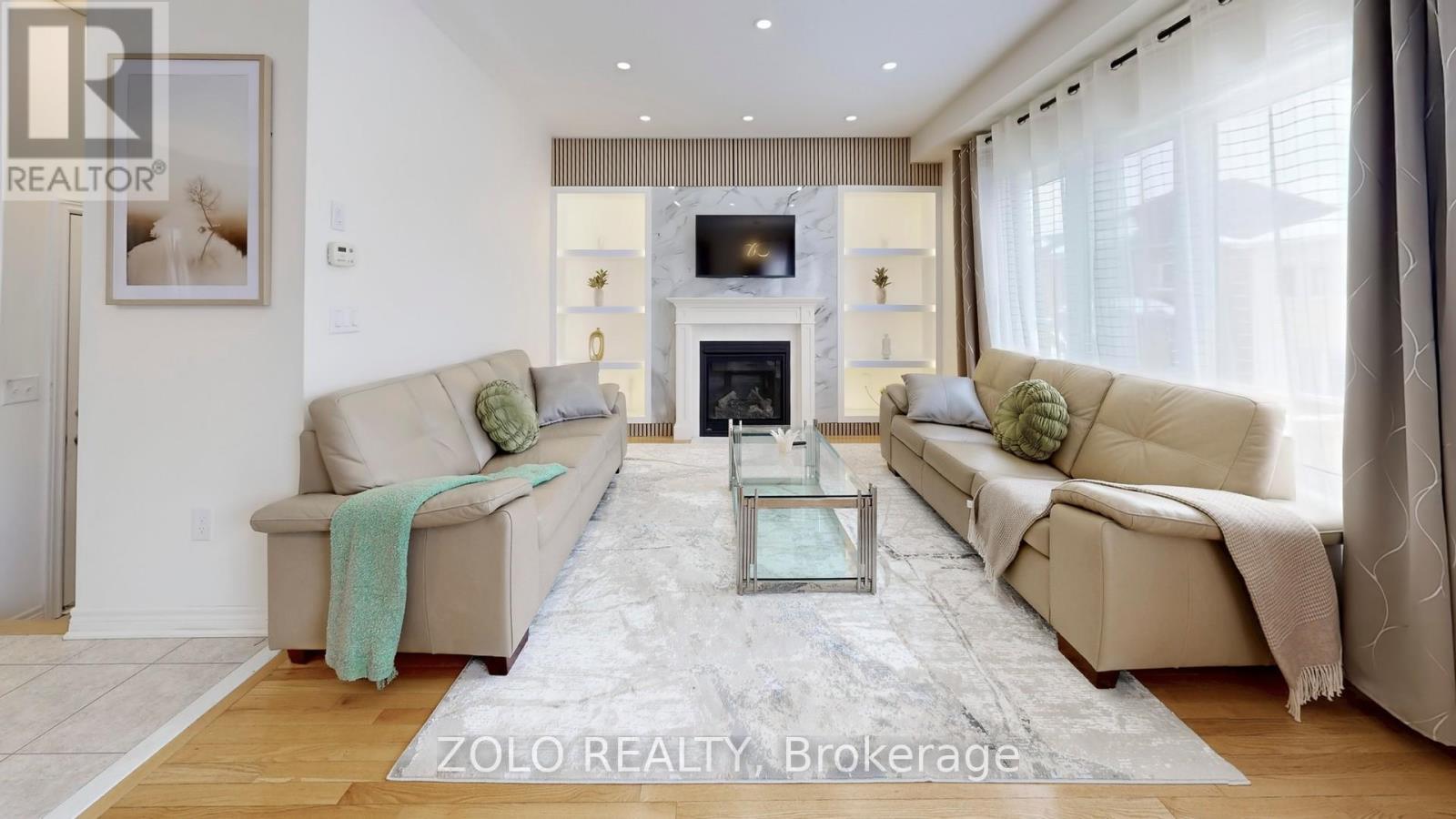 42 FOXBERRY ROAD - Photo 4 of 42, East Gwillimbury (Sharon), Ontario