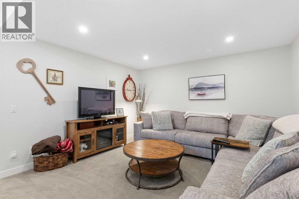 6 Emberside Hollow, Cochrane