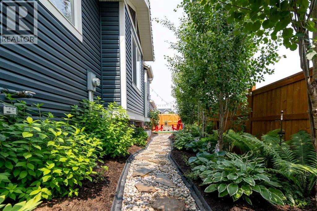 6 Emberside Hollow, Cochrane